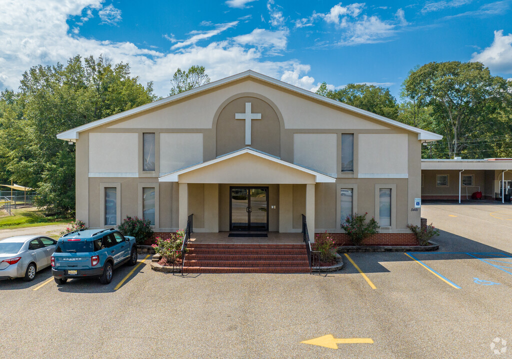 Victory Baptist School is located at 5481 Main Street, Millbrook, AL 36054.