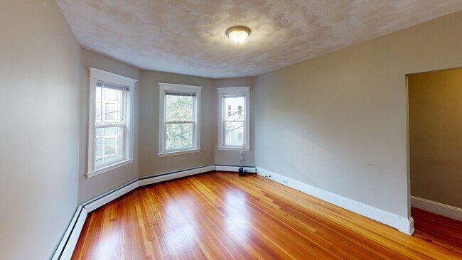 1011 Washington St unit 2, Newtonville, MA 02460 - photo 7