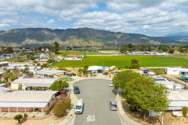 Discover quiet charm and friendly neighbors in the beautiful De Anza neighborhood of San Jacinto.