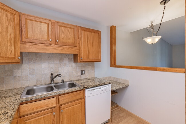 3022 S Wheeling Way unit Heather Gardens, Aurora, CO 80014 - photo 6