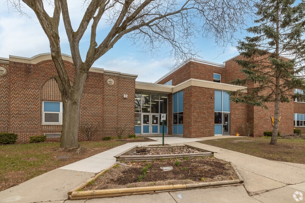 Duvall Elementary School Entrance