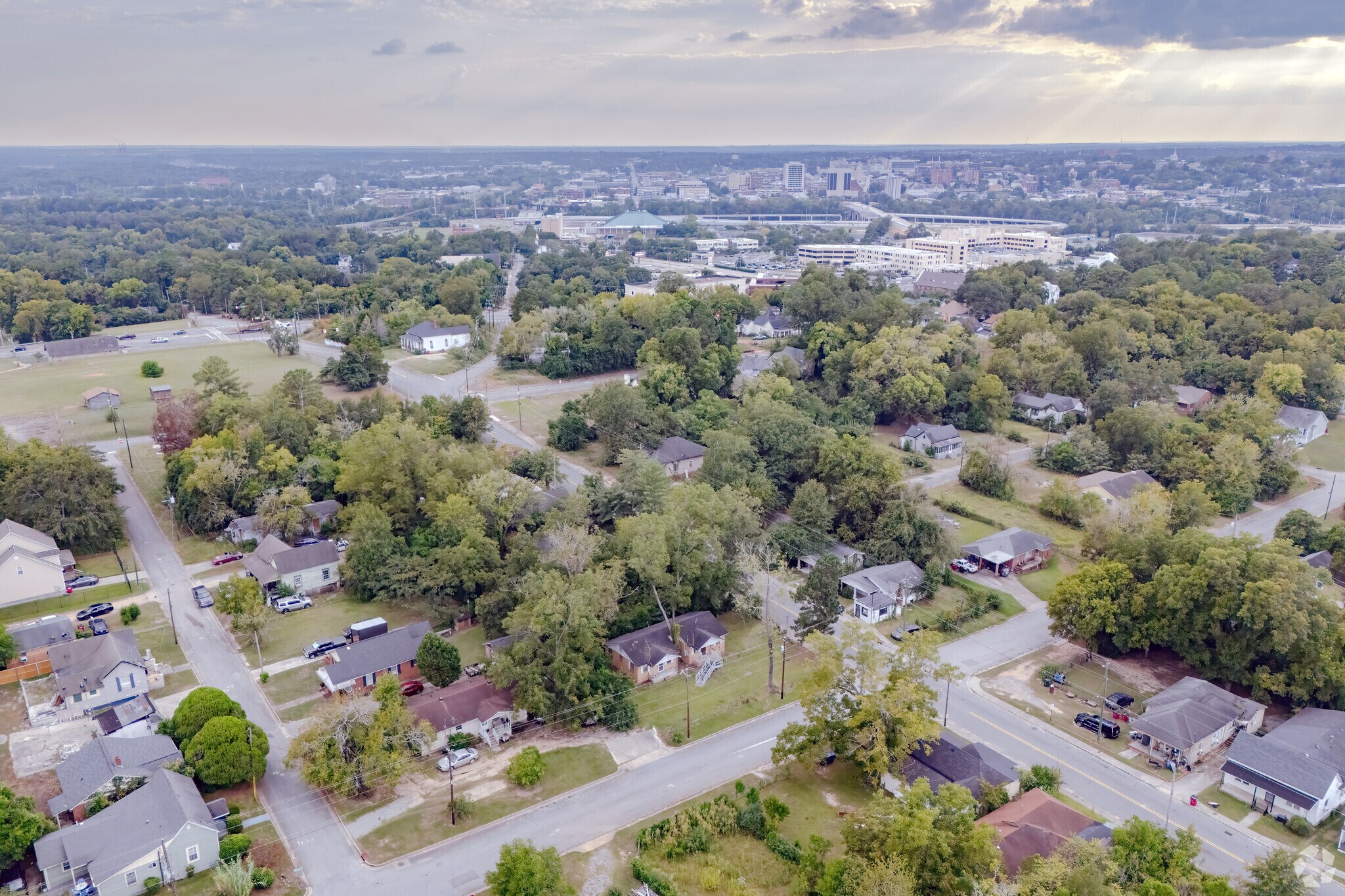 With a view toward downtown, the Fort Hill Historic District is a close commute to Macon.