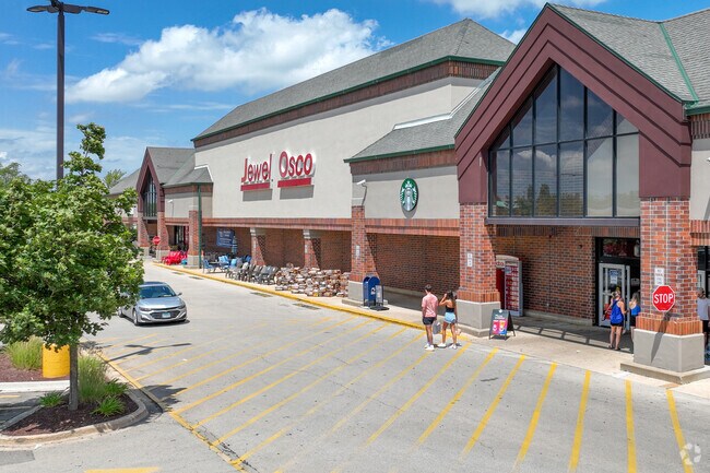 Jewel Osco is a favorite amongst the residents of Carillon Club.
