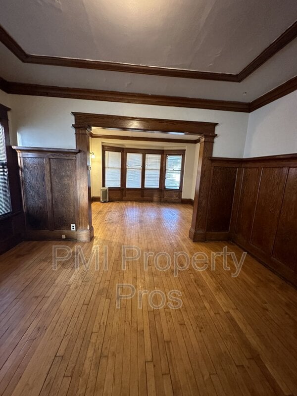 2566 N 41st St, Milwaukee, WI 53210