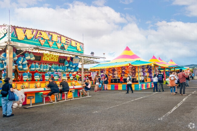 The annual Hawaii State Fair is held in the nearby Aloha Stadium parking lot.