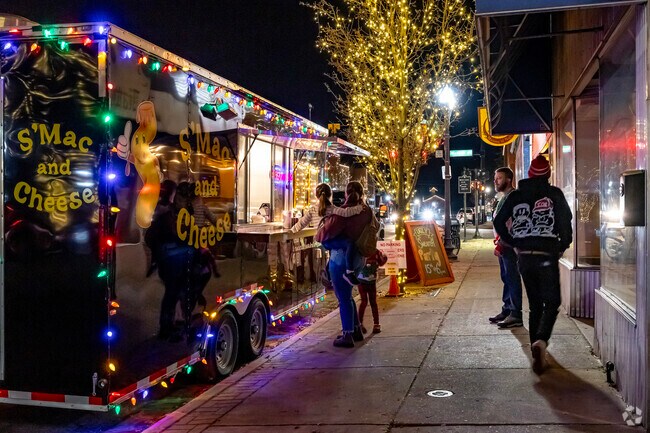 Events like food rallies and live music at Tolan Square happen regularly in downtown Milan.