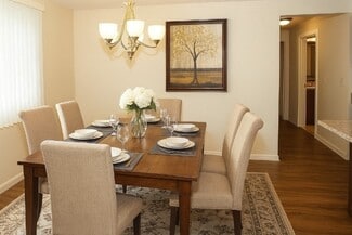 8351 Pareti Plaza, Clay, NY 13041