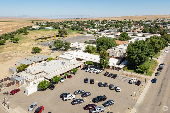 Avenal Elementary School provides a great education to help students succeed.