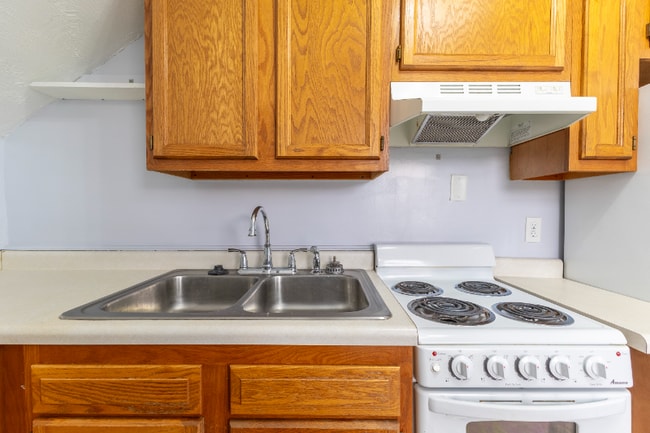 6602 Ballard Ave, Lincoln, NE 68507 - photo 5