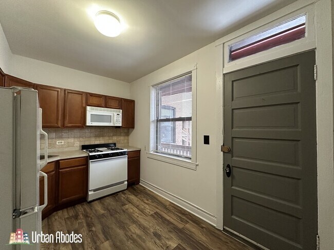 3722 N Sheffield Ave unit J06W, Chicago, IL 60613 - photo 7