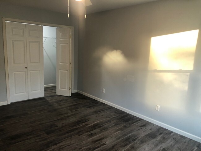 305 N Butler St, Lincoln, IL 62656 - photo 6