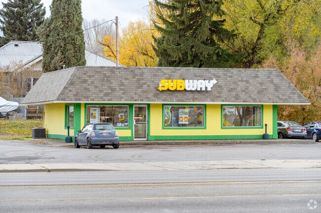 U.S. Route 30 hosts familiar chains alongside Soda Springs’ local spots.