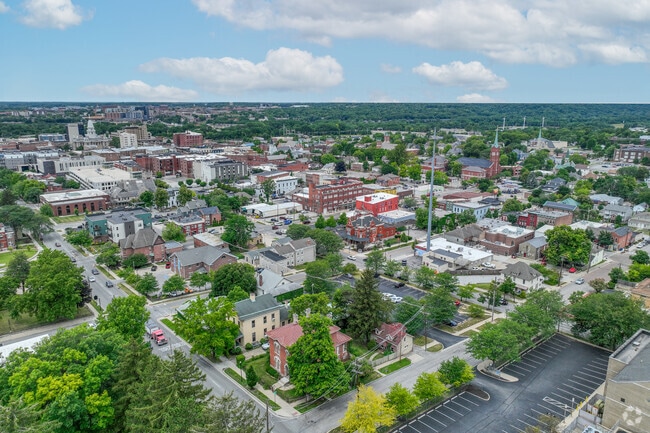 Residents of Highland Park are walking or biking distance to Downtown Lafayette.