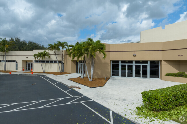 The Somerset Academy Palms main entrance.