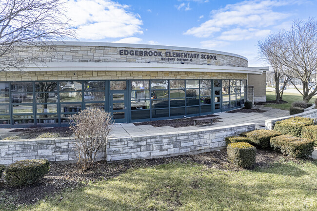 The entrance to Edgebrook Elementary School welcomes all students through its doors.