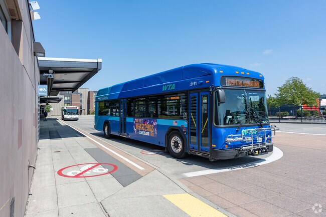 Cordata Center is the public transit central hub in Meridian.