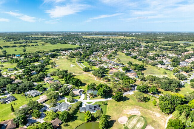 Cypresswood is a master-planned community where golf courses and country clubs meet.