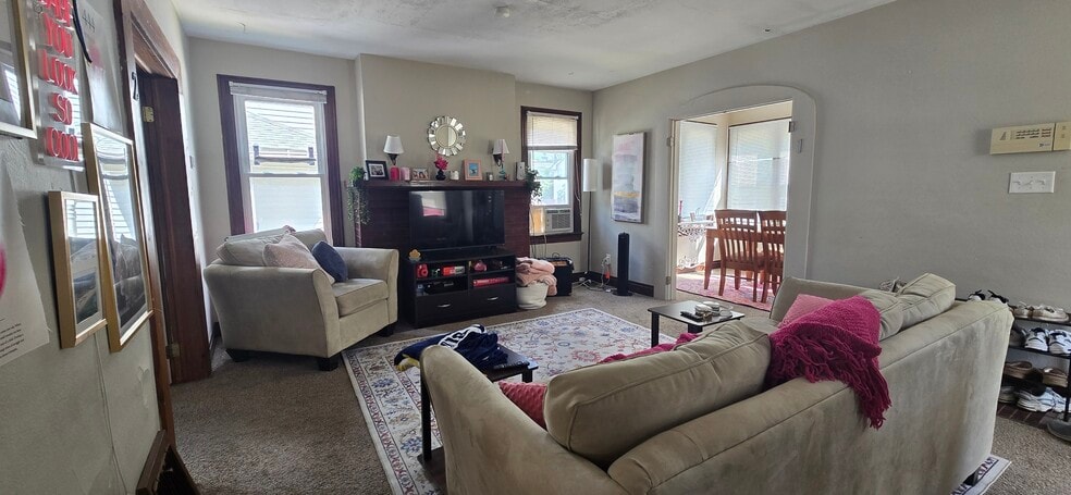 109 Hill St unit 4, Ann Arbor, MI 48104 - photo 1