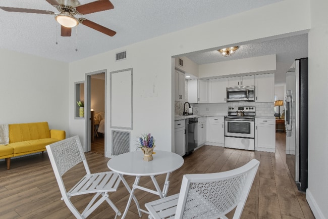 2257 World Pkwy Blvd W unit 61, Clearwater, FL 33763 - photo 7