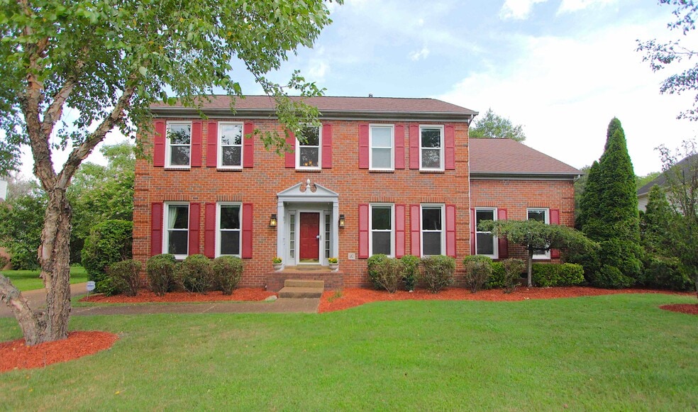 5711 Chadwick Ln, Brentwood, TN 37027 - photo 1