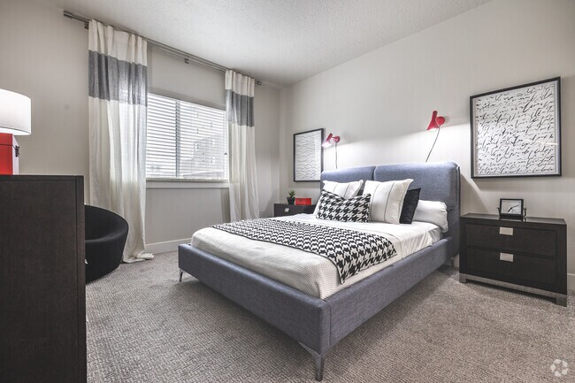 1BR, 1BA - 700SF - Bedroom
