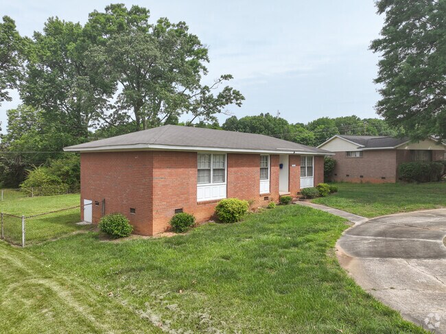 Many ranch homes can be found in the University Park area.