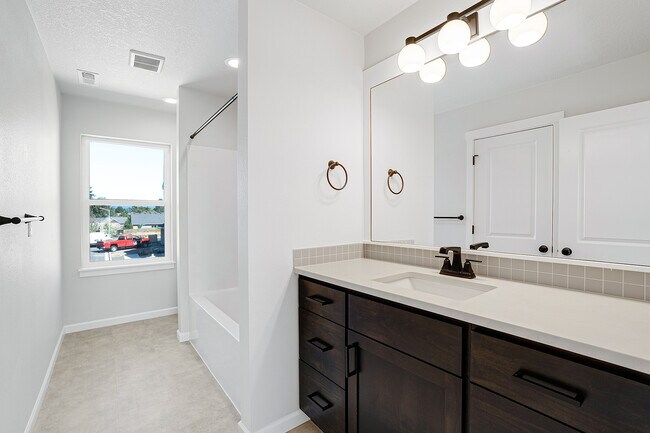 203 SE Acacia Dr unit 207AcaciaDr, Gresham, OR 97080 - photo 7