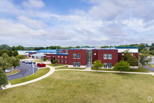 Upper Moreland Intermediate School has a student-teacher ratio of 16/1.