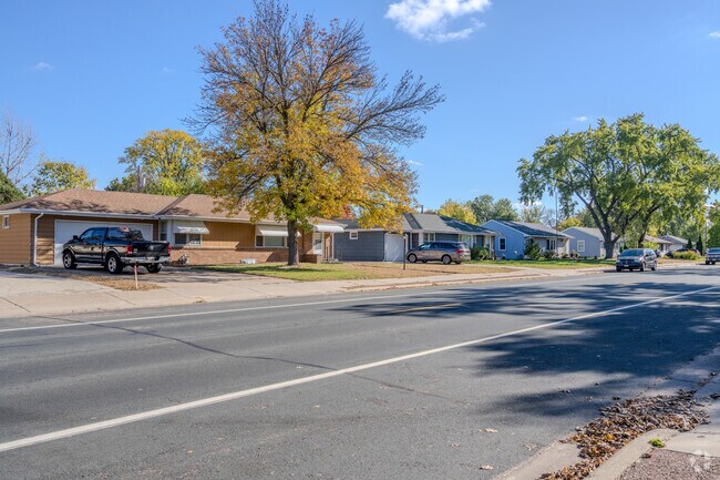 Midcentury ranch-style homes define Grandview’s residential character.
