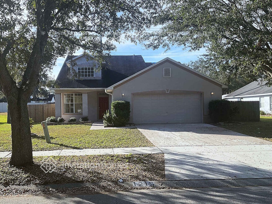 1215 Lake Shore Ranch Dr, Seffner, FL 33584 - photo 1