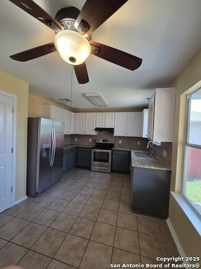 228 Anvil Plaza, Cibolo, TX 78108 - photo 5