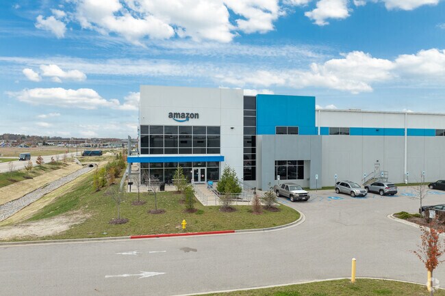 An Amazon Distribution Center is located in Fenton.