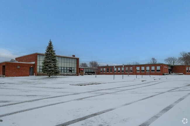Renwood Elementary School, Parma