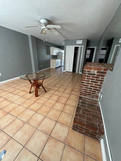 218 Tamiami Trail S unit 1 Studio, Venice, FL 34285 - photo 1