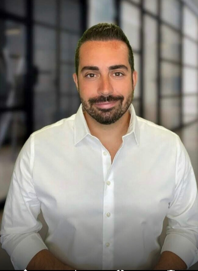 Agent Photo