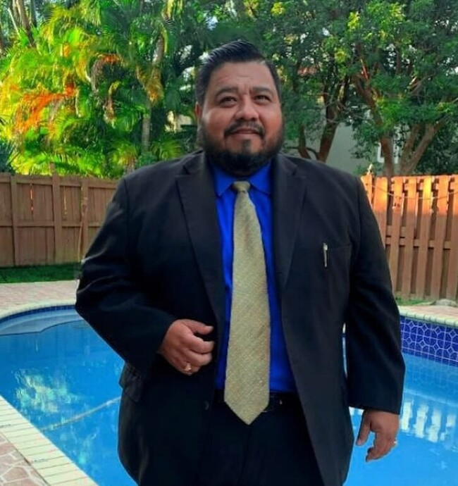 Agent Photo