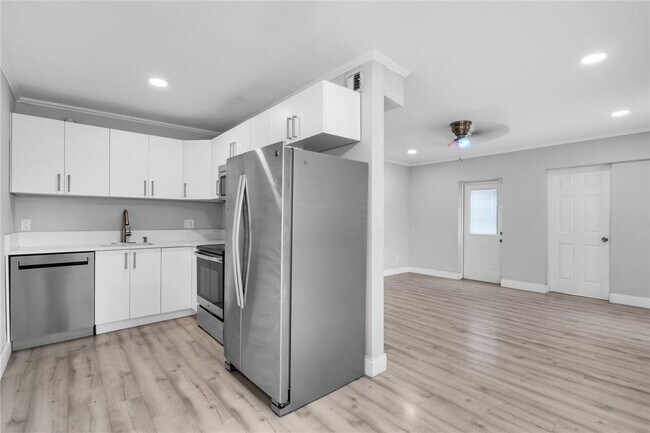 4500 NE 18th Ave, Pompano Beach, FL 33064 - photo 4