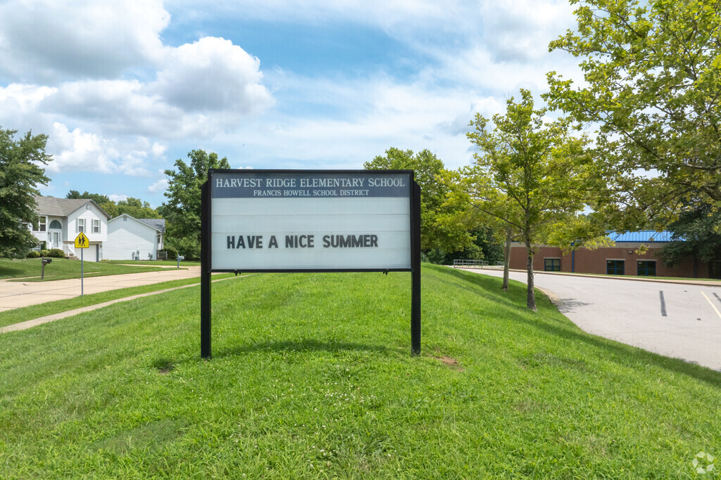 Harvest Ridge Elementary School is located at 1220 Harvest Ridge Dr.