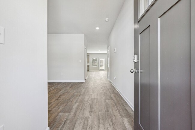 358 Orwell Dr, Social Circle, GA 30025 - photo 2