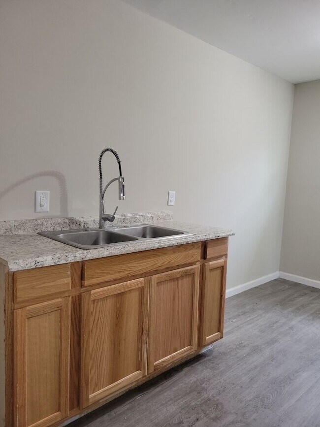 6207 E 12th St unit 6209, Indianapolis, IN 46219 - photo 3