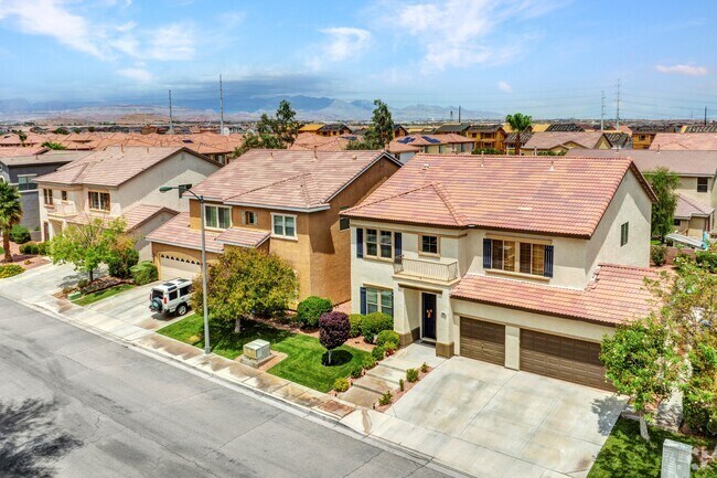 In Southern Highlands, you will see beautiful houses at every step.