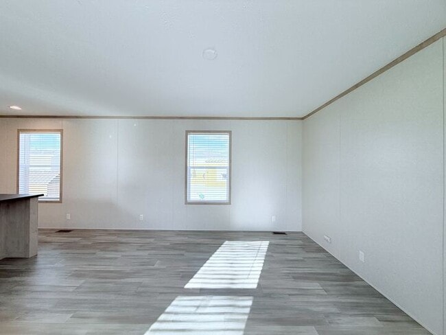 52919 N Zacharias Ct, Chesterfield, MI 48051 - photo 3