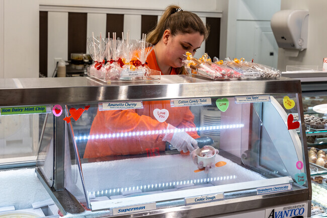 Georgia Chocolate Factory offers the sweetest candy and ice cream near Avery Park in Newnan's town square.