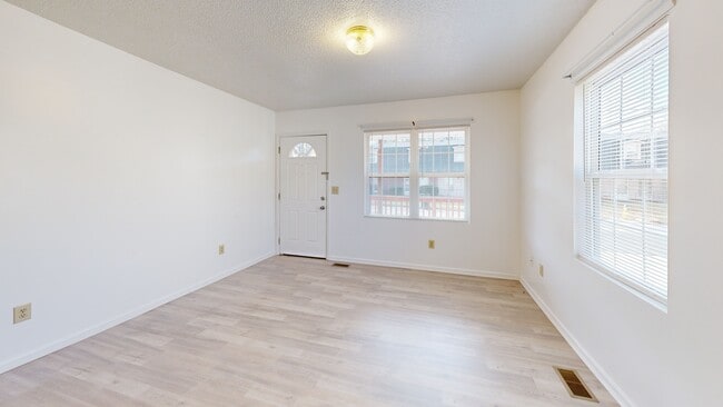 118 W 15th St, Newton, NC 28658 - photo 3