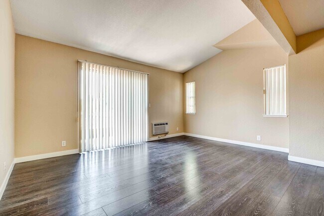 Terra House Apartments, San Jose, CA 95136 - photo 6