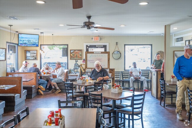 Jasper County is home to several locally owned restaurants such as Southern Cooking.