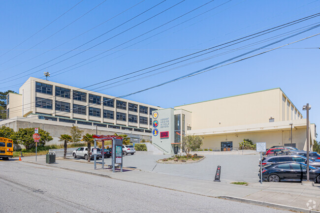 Hoover (Herbert) Middle School is the only school in Golden Gate Heights.