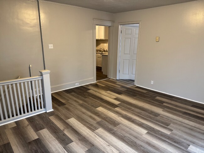 119 S Elm Ave unit 3, Jackson, MI 49203 - photo 6