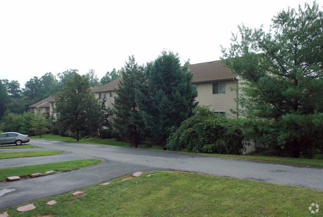 Trout Run Apartments, Allentown, PA 18103 - photo 2
