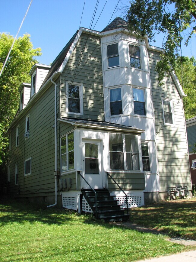 384 Saint Paul St unit 1, Burlington, VT 05401 - photo 2
